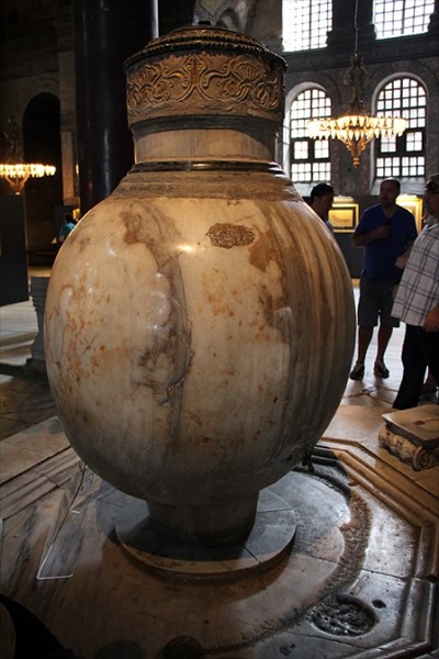 151- Мраморная ваза